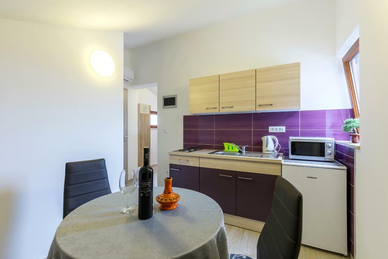 Apartmani Suzi Pula Exterior foto