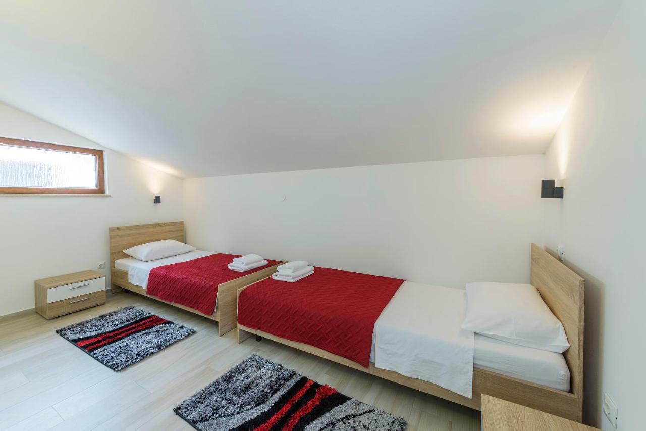 Apartmani Suzi Pula Exterior foto